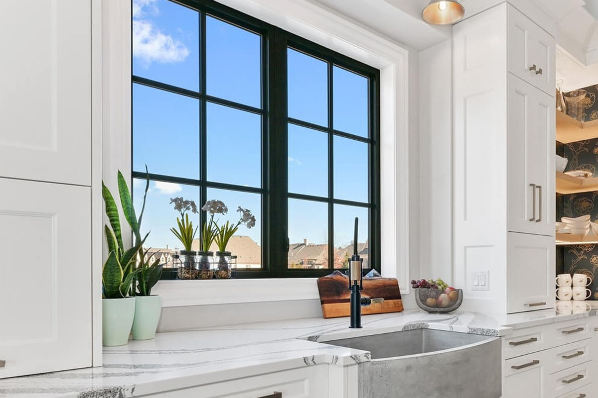 jendela dapur kecil model grid