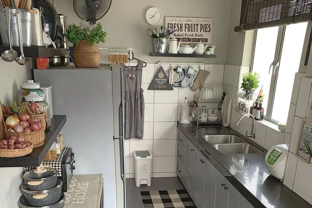 jendela dapur kecil model swing