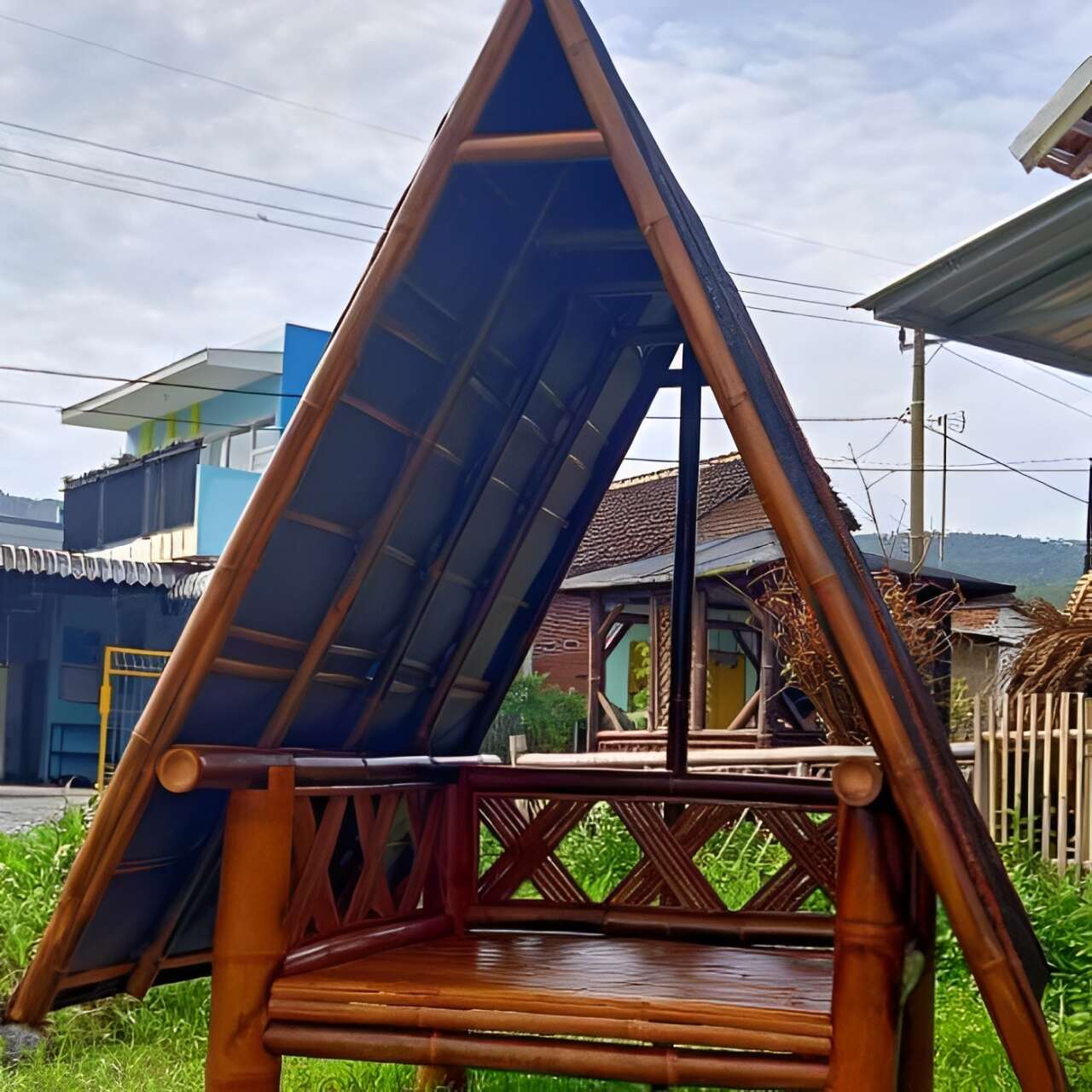 Desain Gazebo Bambu Segitiga