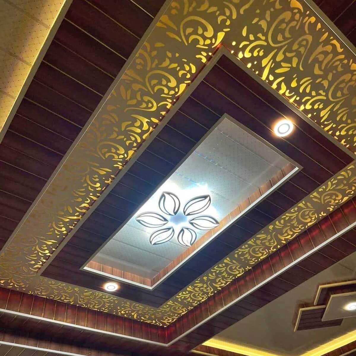 desain plafon pvc klasik mewah