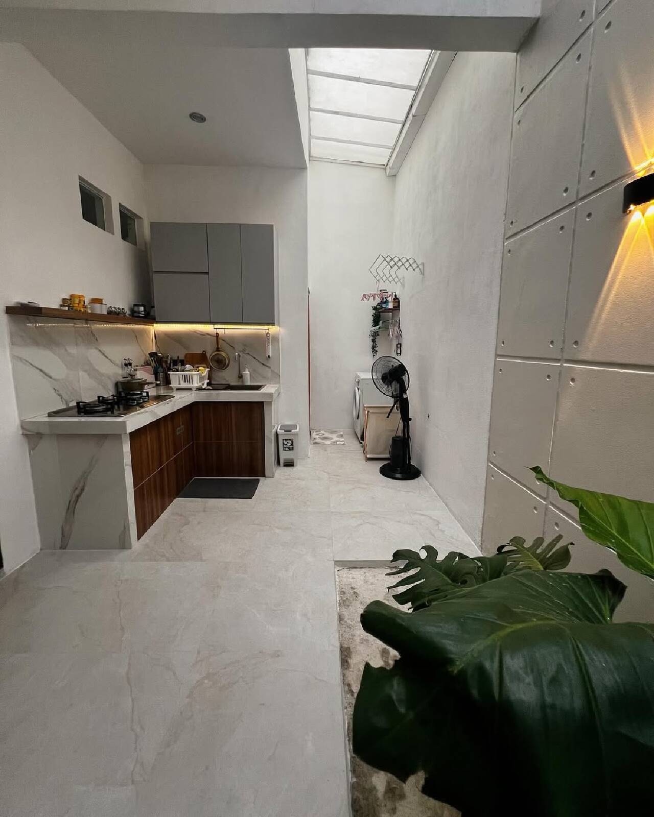 kanopi belakang rumah sederhana