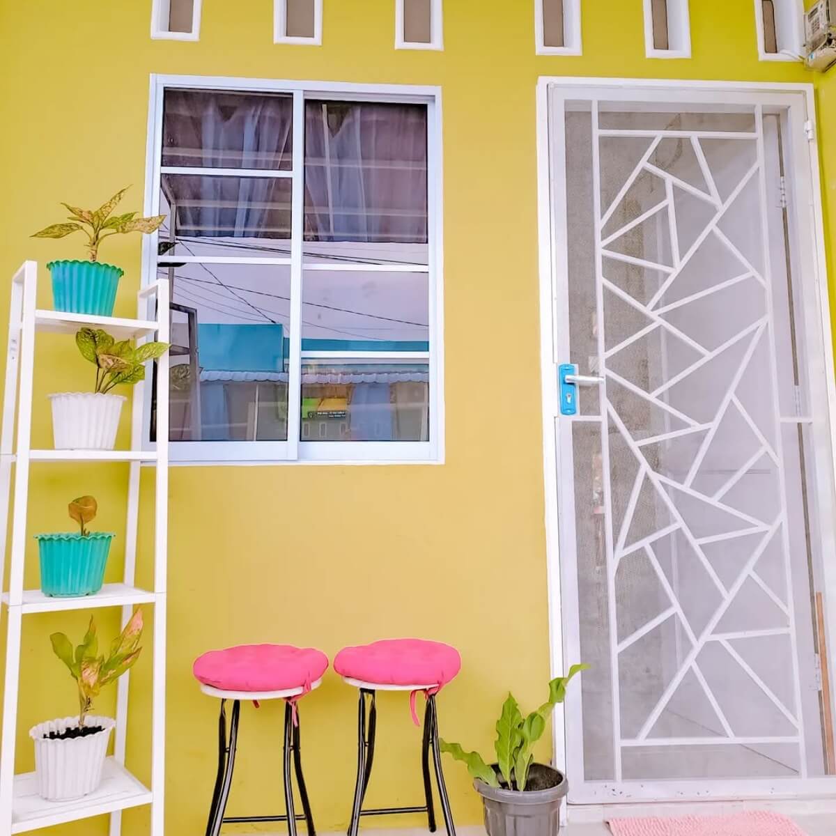 model pintu teralis besi minimalis pola acak