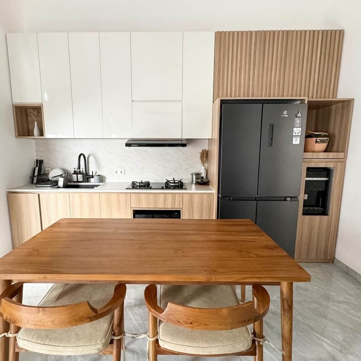 kitchen set kulkas japandi
