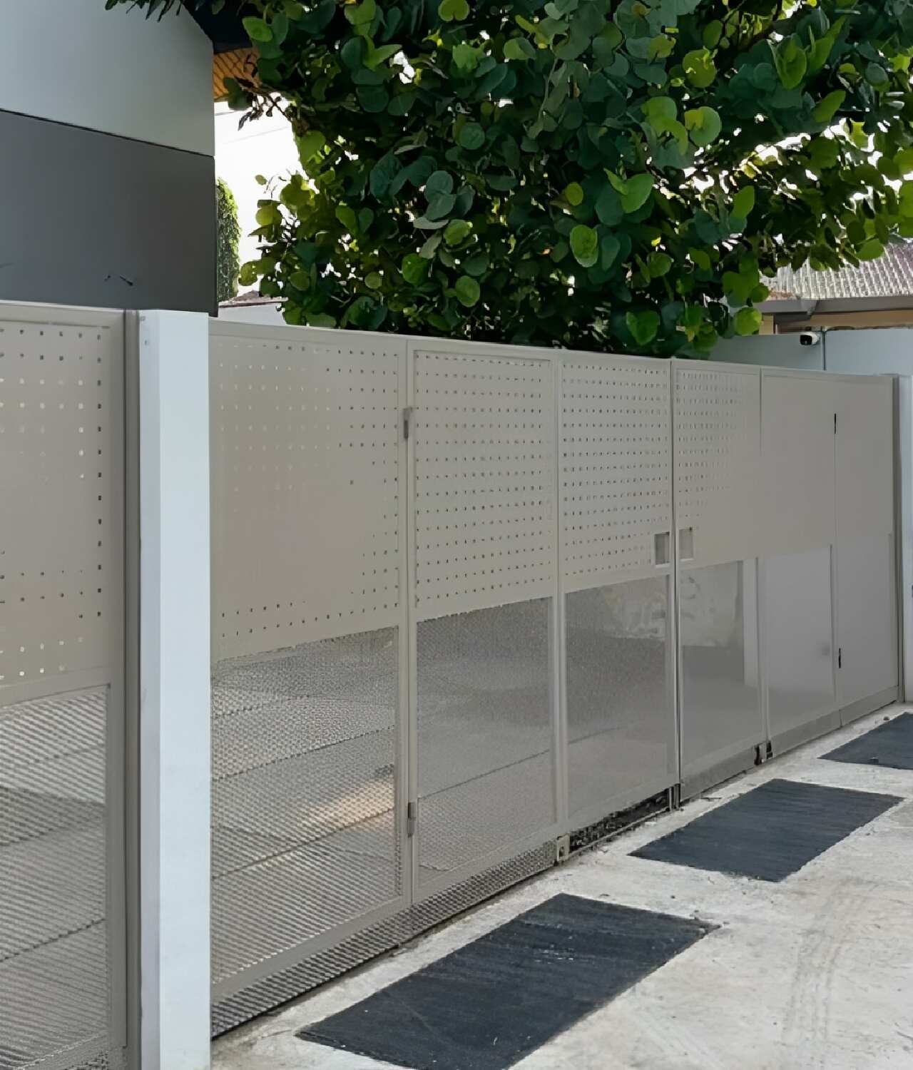 warna cat tembok pagar yang lagi trend 2025 terbaru