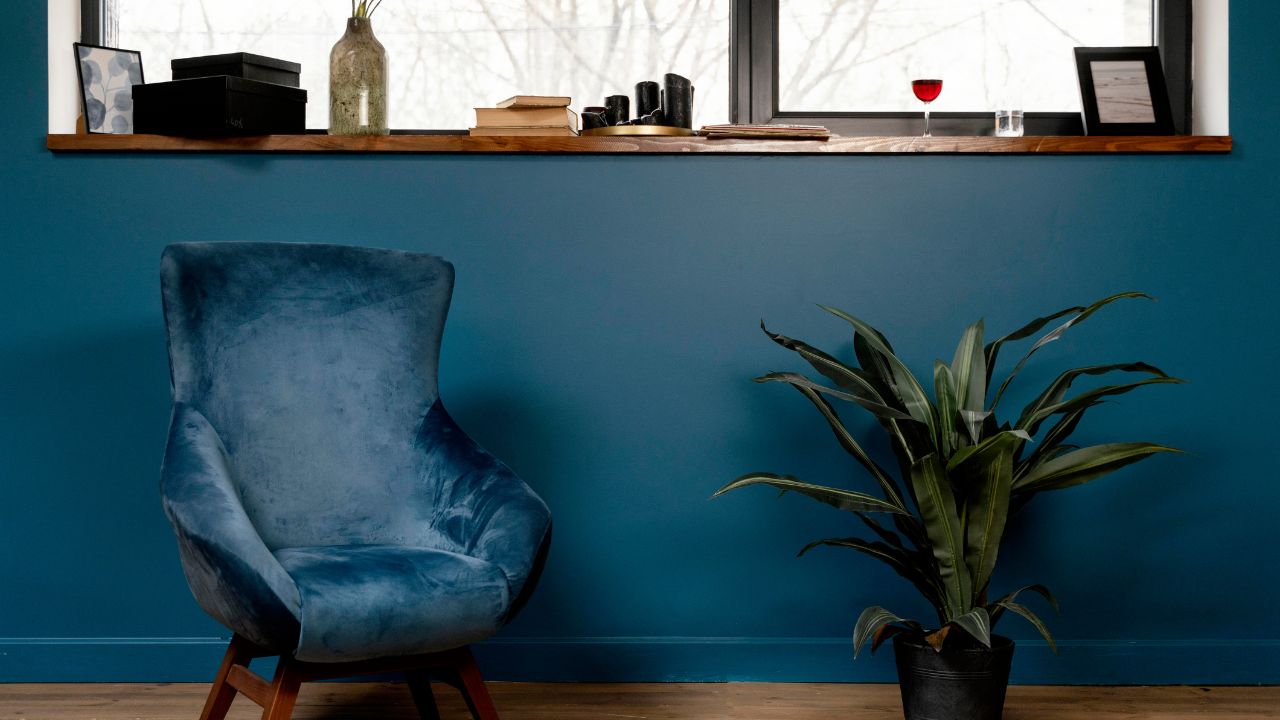 warna cat rumah pembawa sial biru