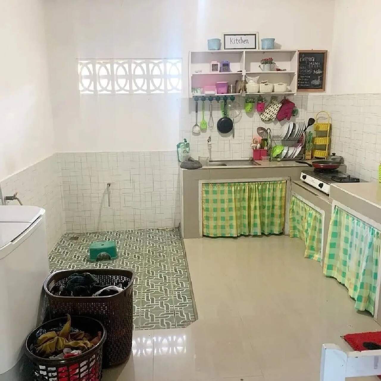 Dapur dan Tempat Cuci Sederhana