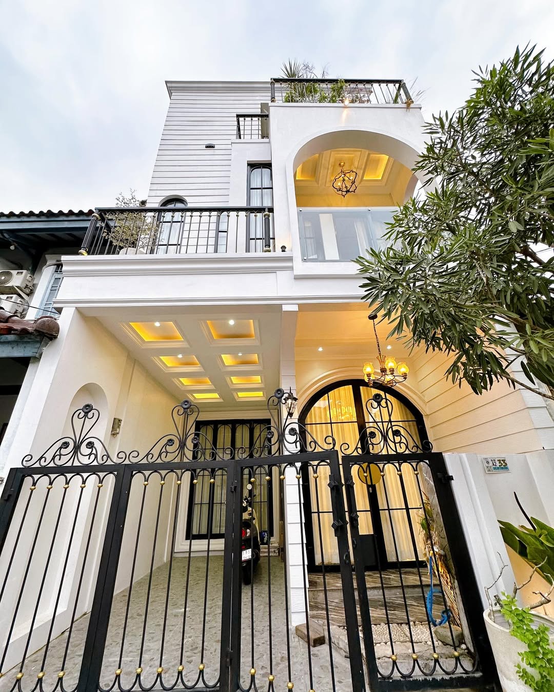 rumah american style 2 lantai rumah american style 2 lantai