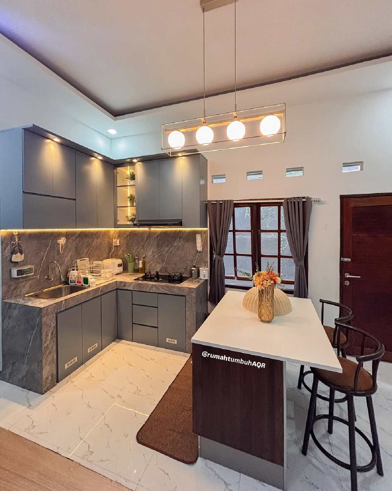 warna kitchen set yang bagus dan elegan