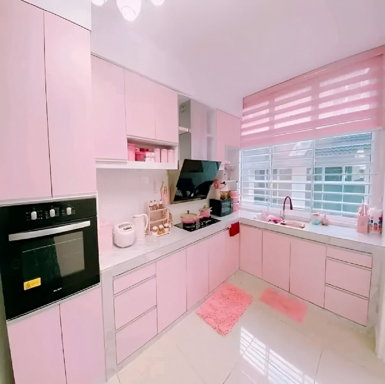 inspirasi warna kitchen set yang bagus pink