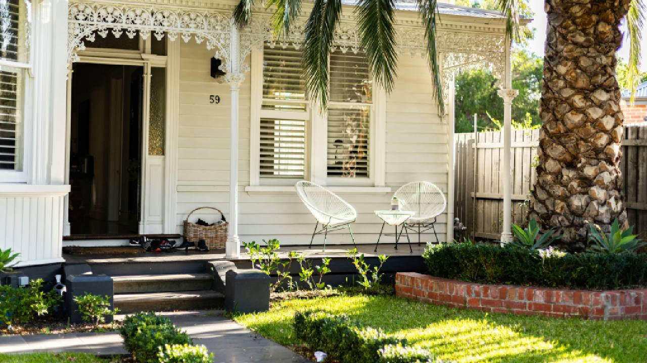 cara bikin taman depan rumah sederhana