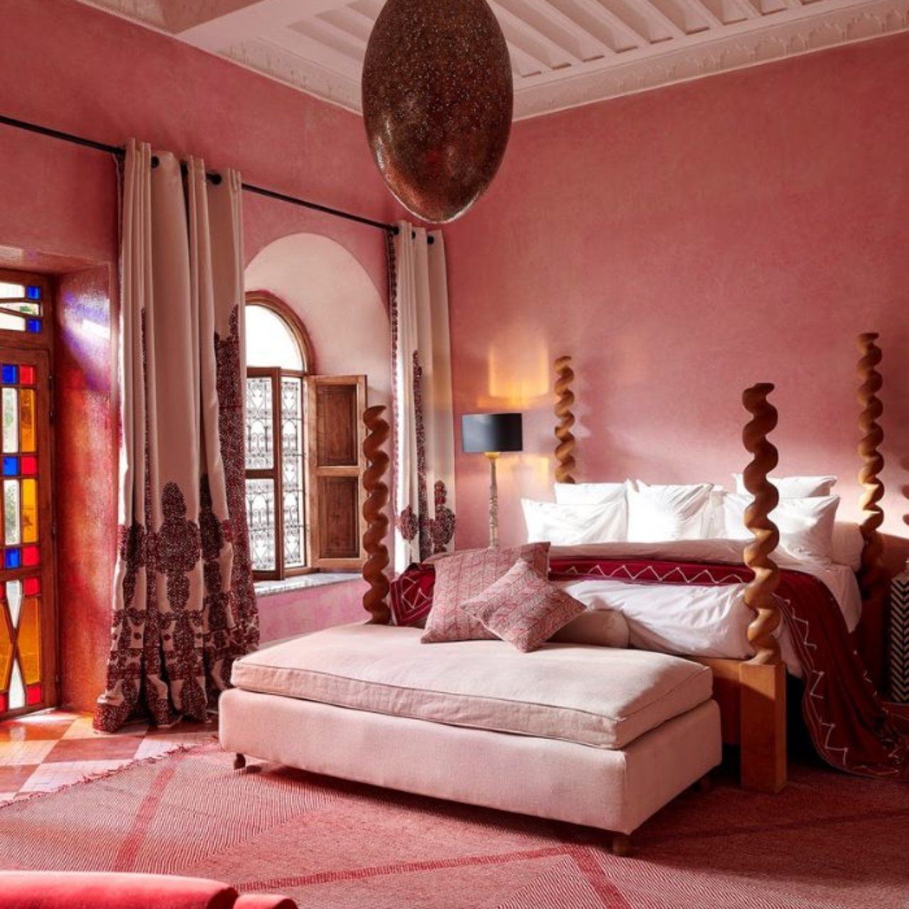 cat kamar merah mudah tekstur