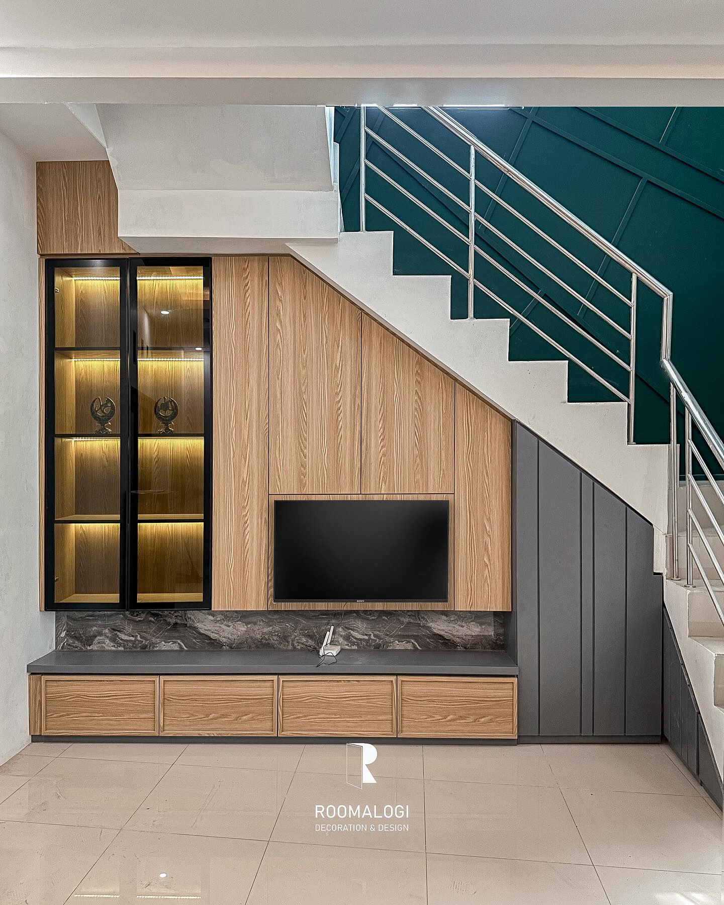 3. Desain Bawah Tangga Kabinet TV