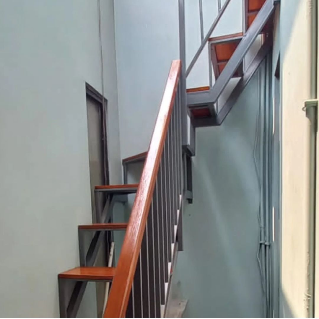 5. Desain Tangga Rebah Minimalis