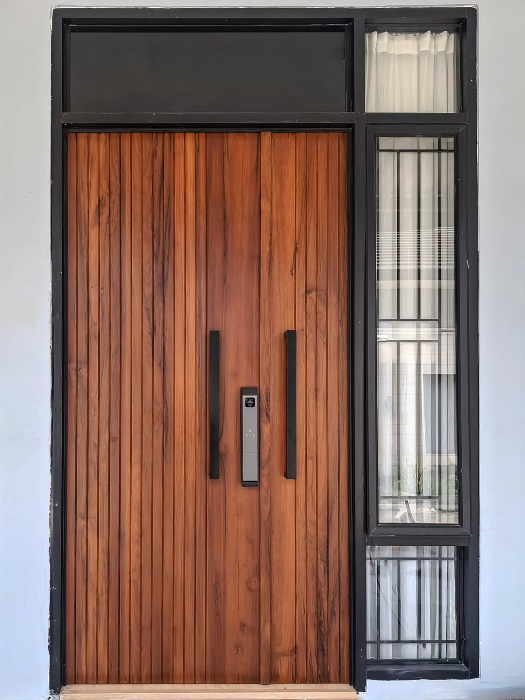 Model Pintu dan Jendela Rumah Bagian Depan Modern Tropis Model Pintu dan Jendela Rumah Bagian Depan Modern Tropis