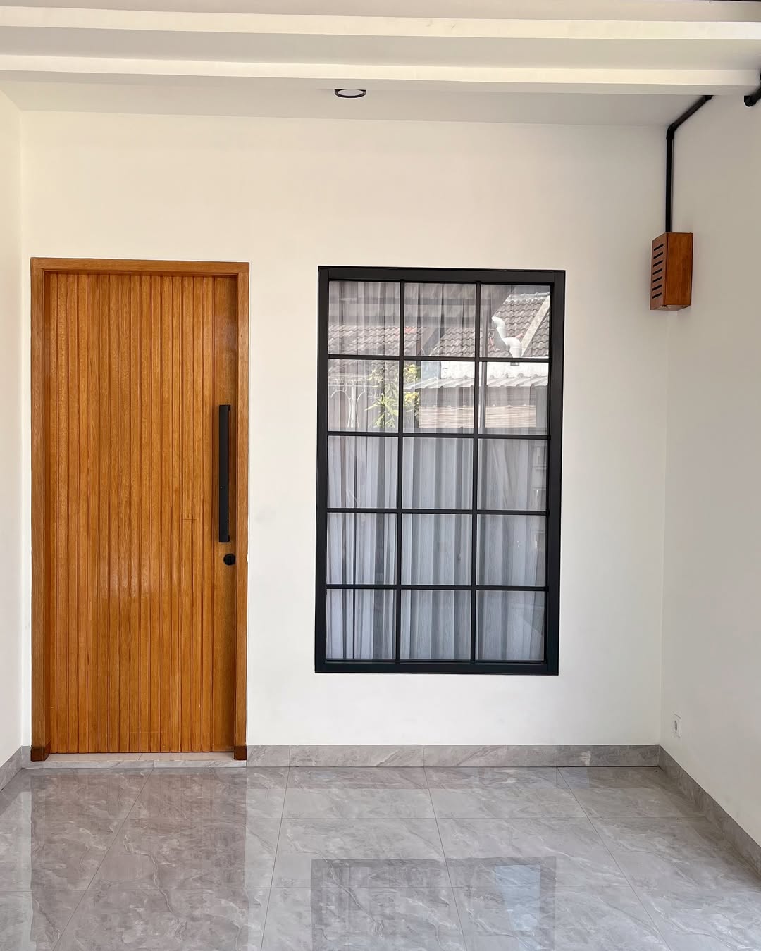 Model Pintu dan Jendela Rumah Bagian Depan Minimalis Tropis Model Pintu dan Jendela Rumah Bagian Depan Minimalis Tropis