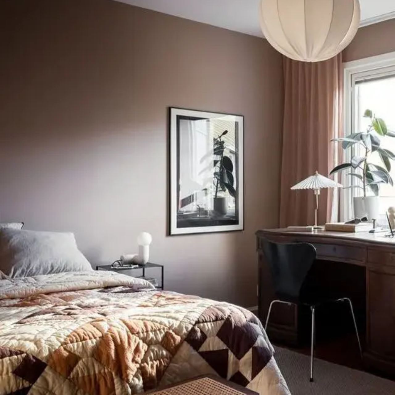 kamar cokelat tua earthy