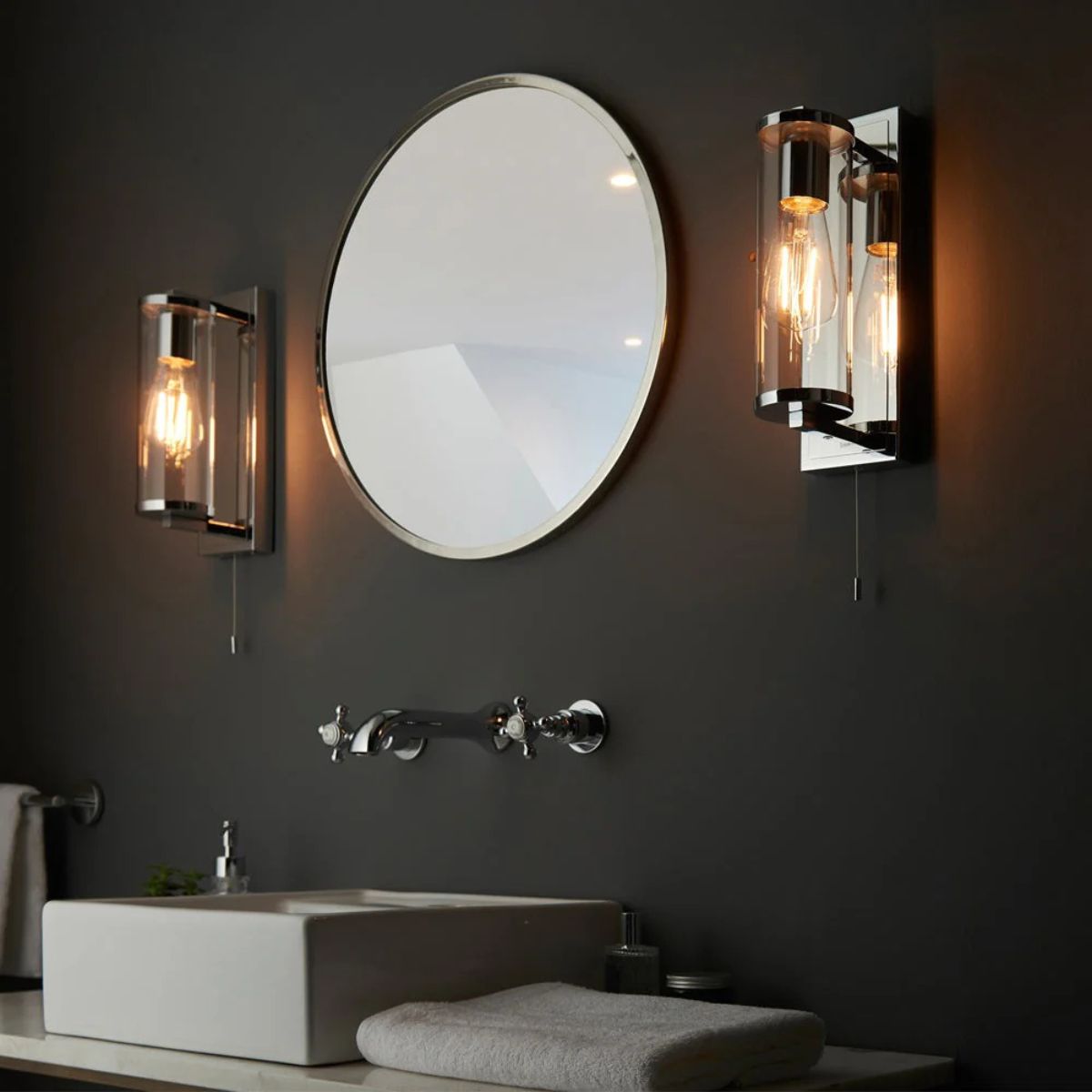 lampu dinding kamar mandi industrial