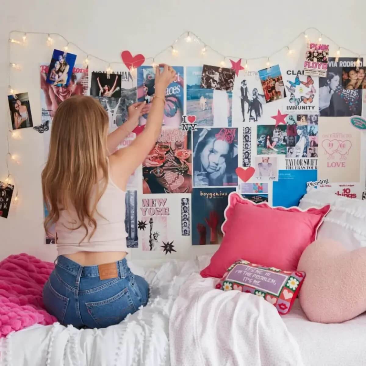 hiasan dinding dari poster dan lampu tumblr