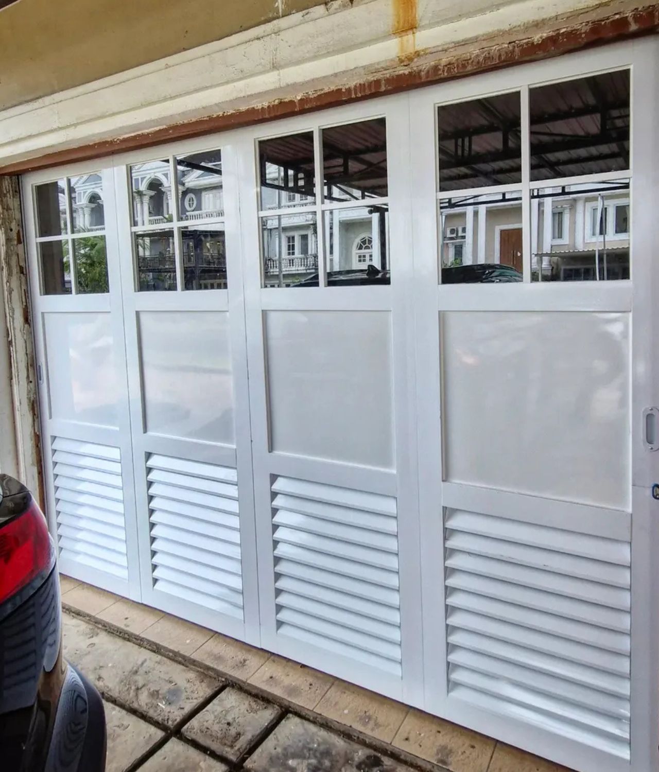 warna cat pintu garasi besi putih