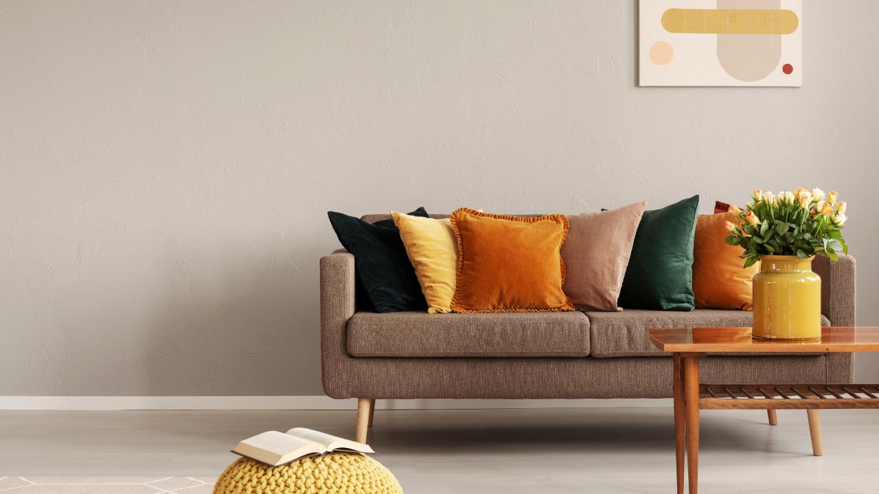 1. Warna Abu-abu Muda