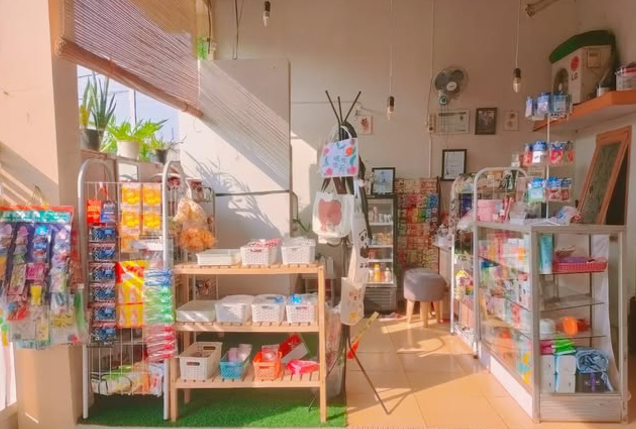 5. Desain Warung Teras Rumah yang Dibuat Rapi