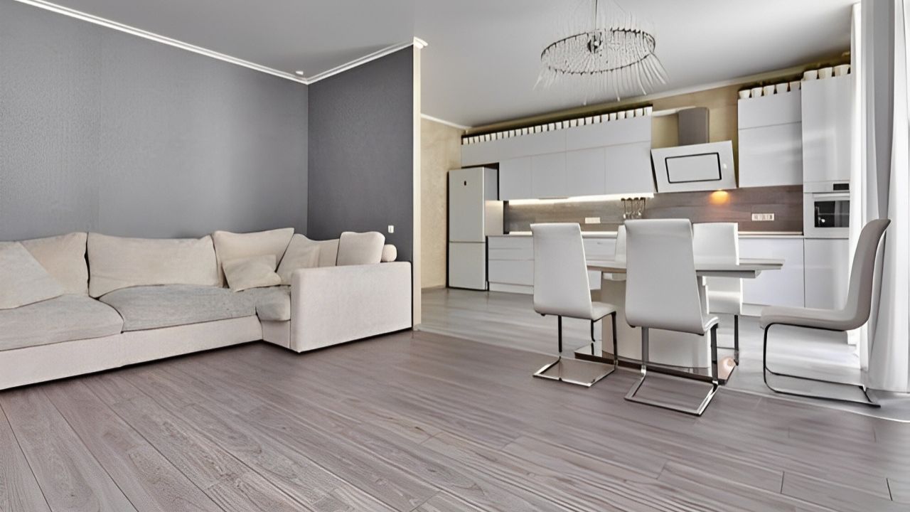 abu-abu warna cat tembok untuk lantai coklat muda