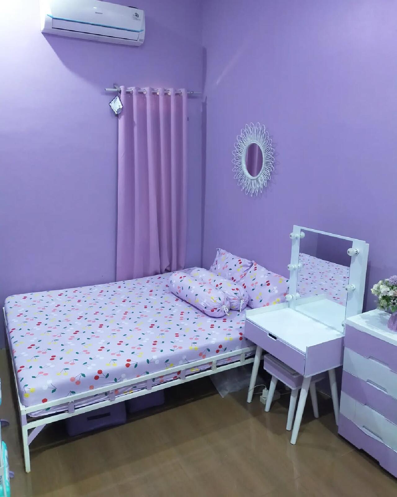 desain kamar anak warna ungu