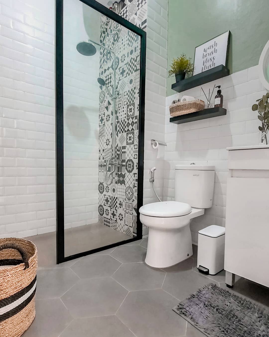 sekat kamar mandi sekat kamar mandi