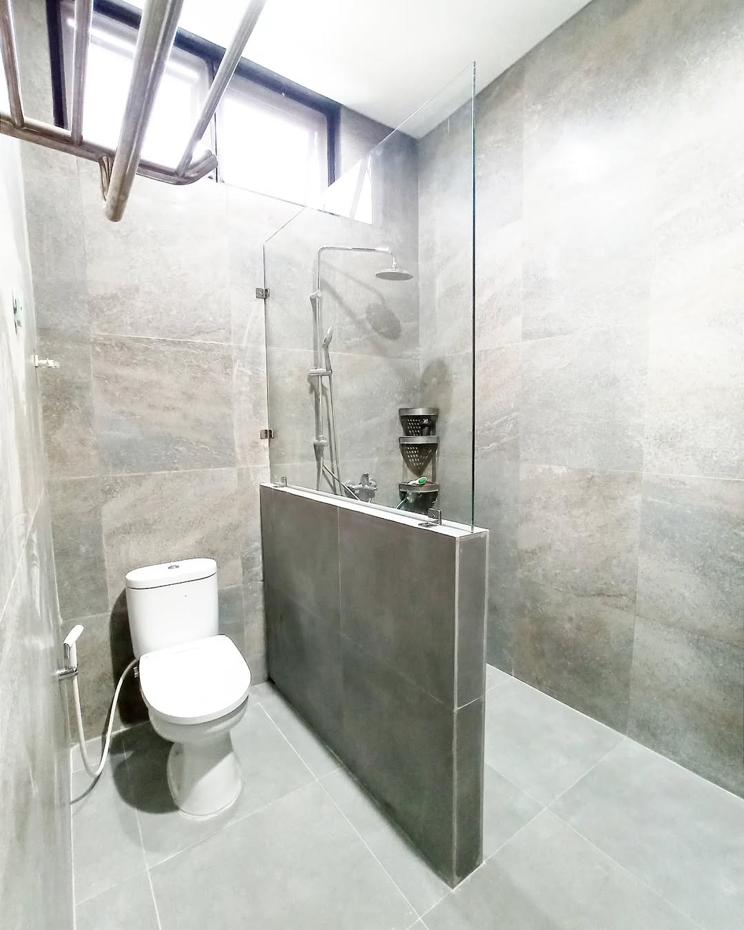 sekat kamar mandi sekat kamar mandi