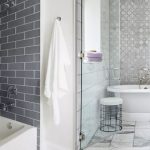 5 Inspirasi Keramik Kamar Mandi Warna Abu-Abu