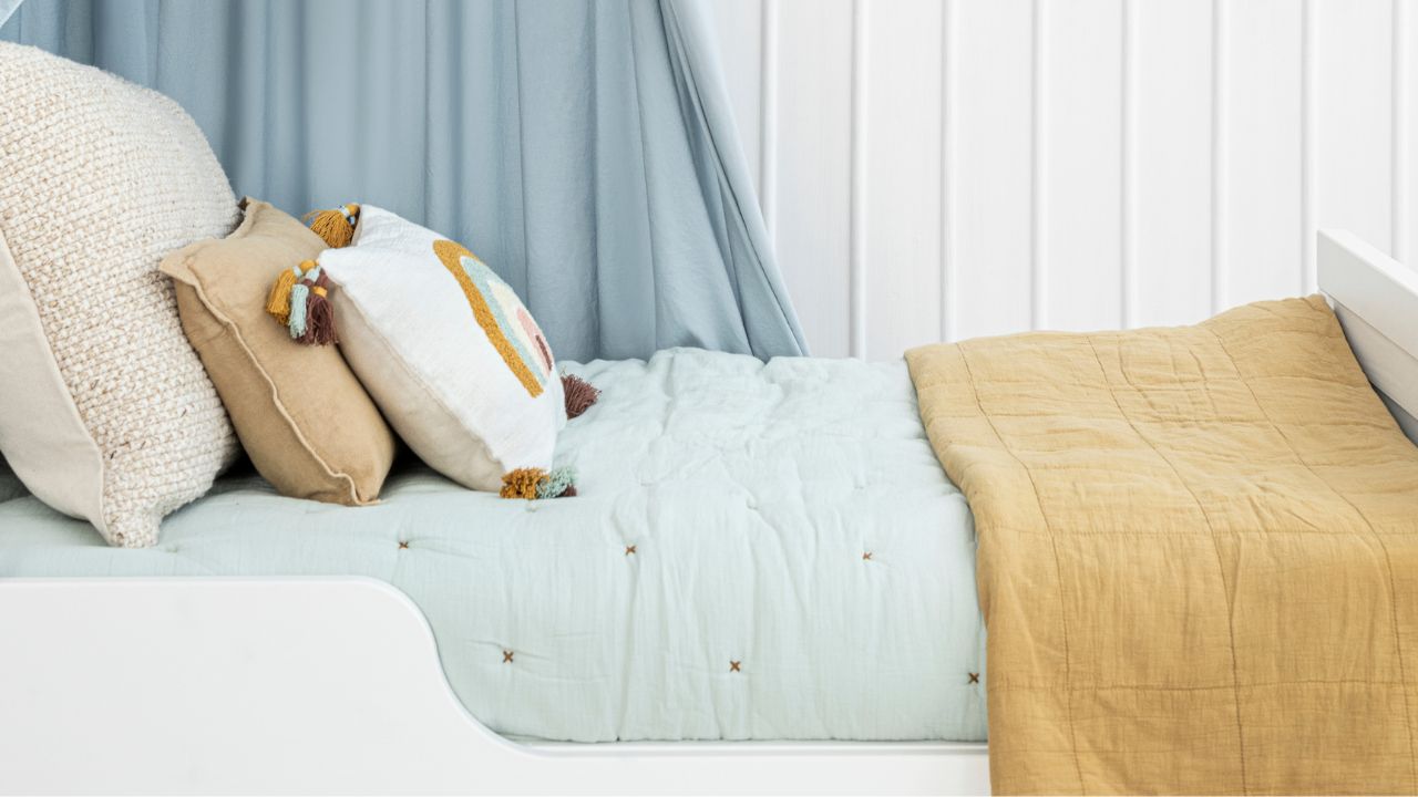 lukisan dinding super man buat kamar tidur anak cowok