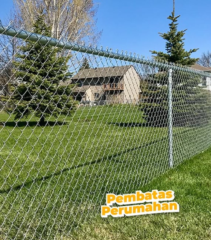 3. Desain Pagar Kawat Harmonika untuk Pembatas Halaman Rumah