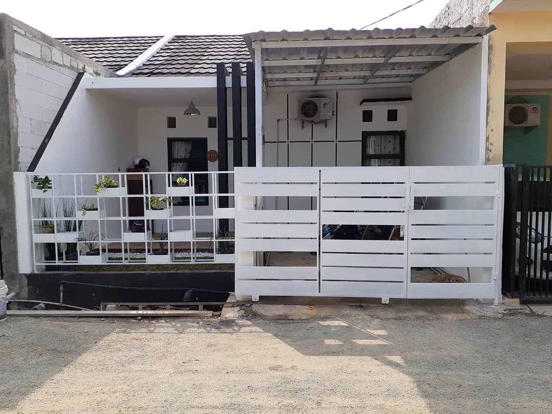 cat rumah hitam putih tampak depan cat rumah hitam putih tampak depan