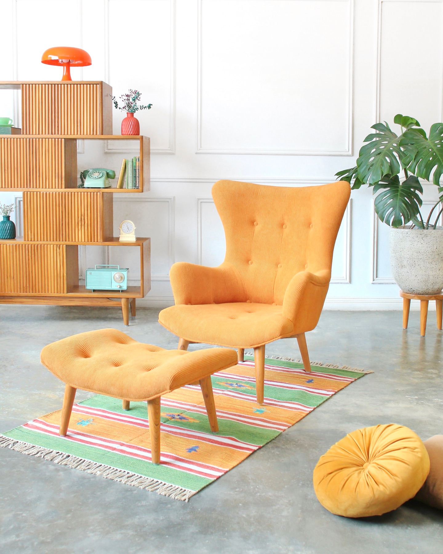 Kursi Ruang Tamu Tulip Scandinavian