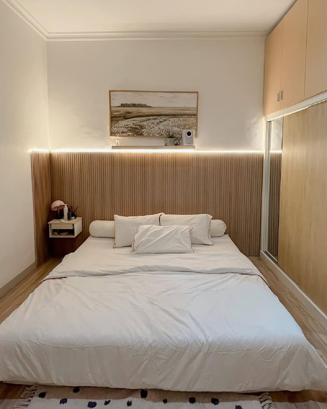 backdrop kamar tidur minimalis