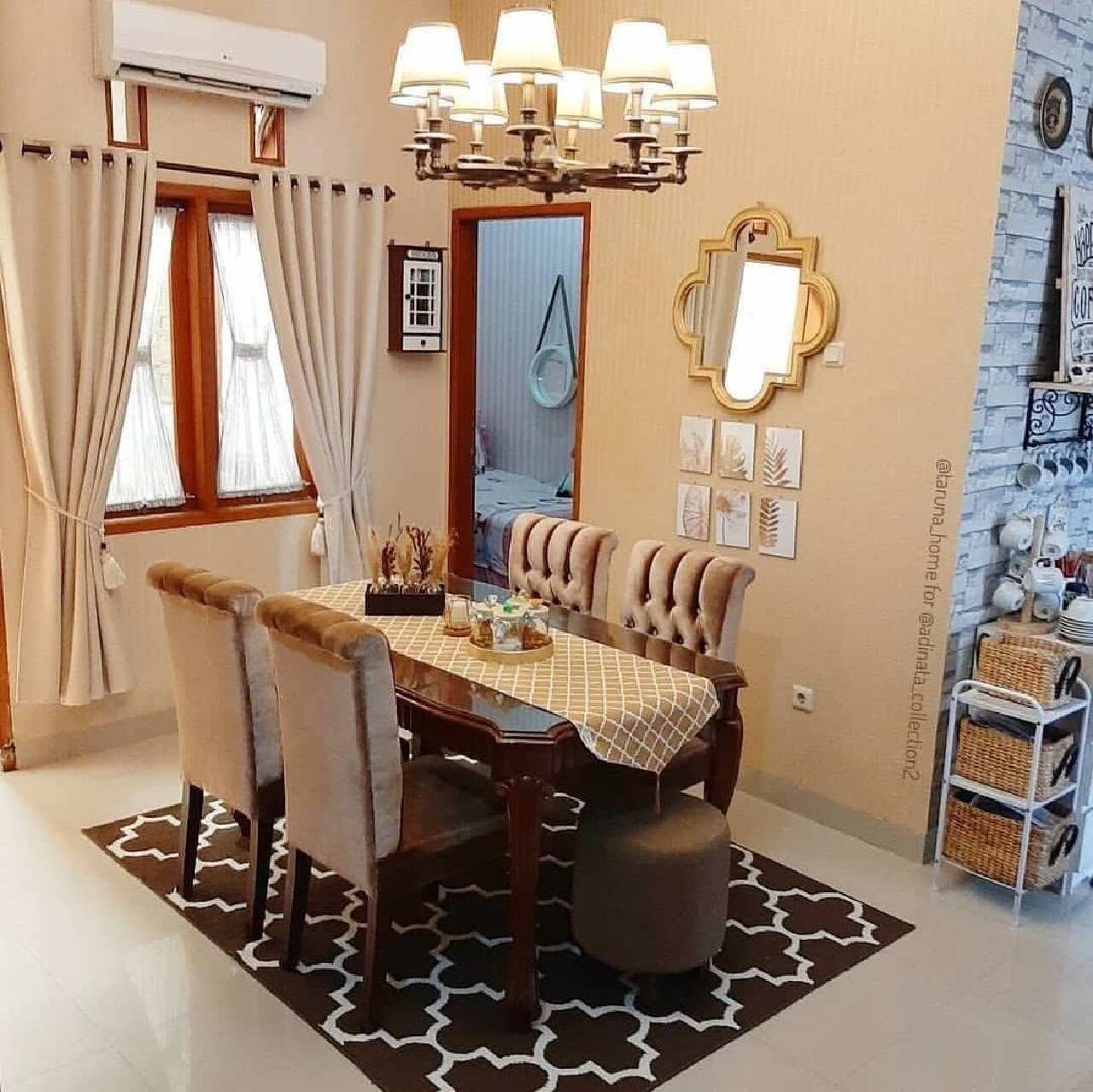 ruang makan mewah dan elegan