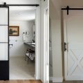 5 Inspirasi Barn Door untuk Rumah yang Bikin Interior Lebih Menawan
