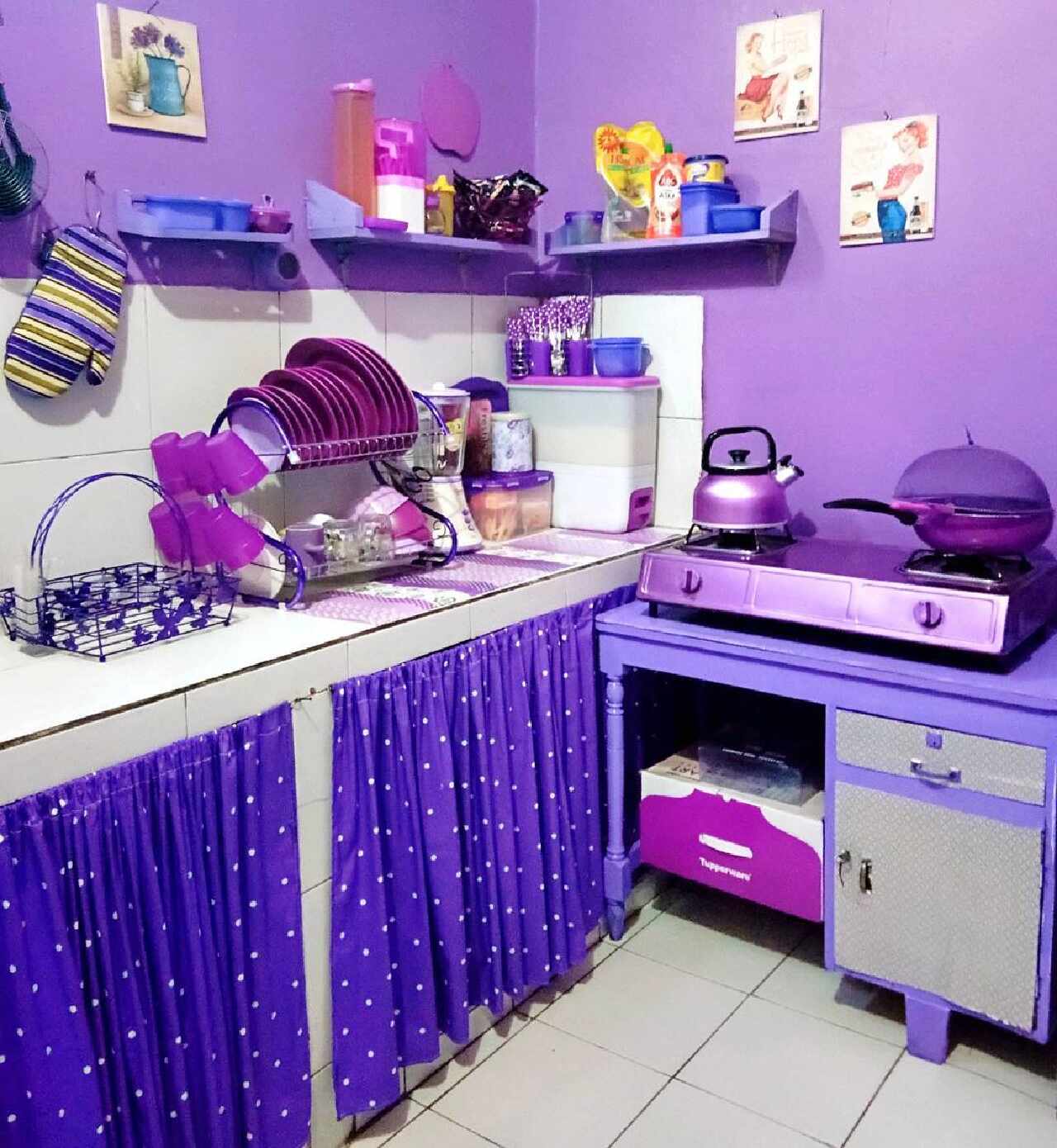 cat tembok dapur warna ungu