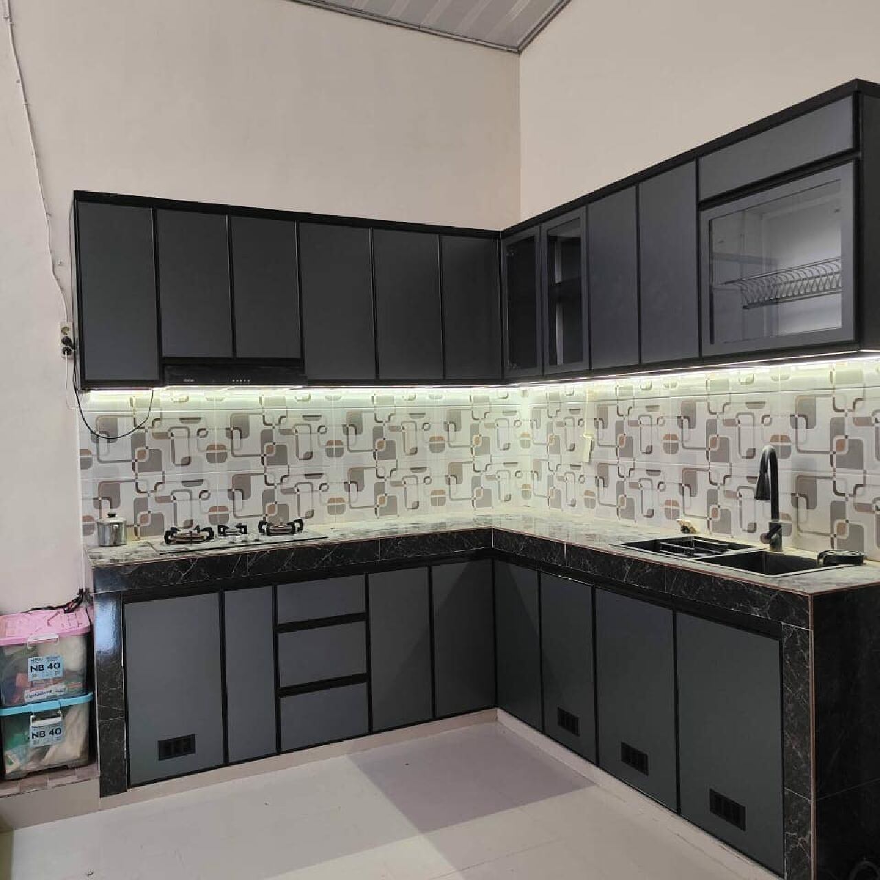 Lemari Dapur Gantung Minimalis