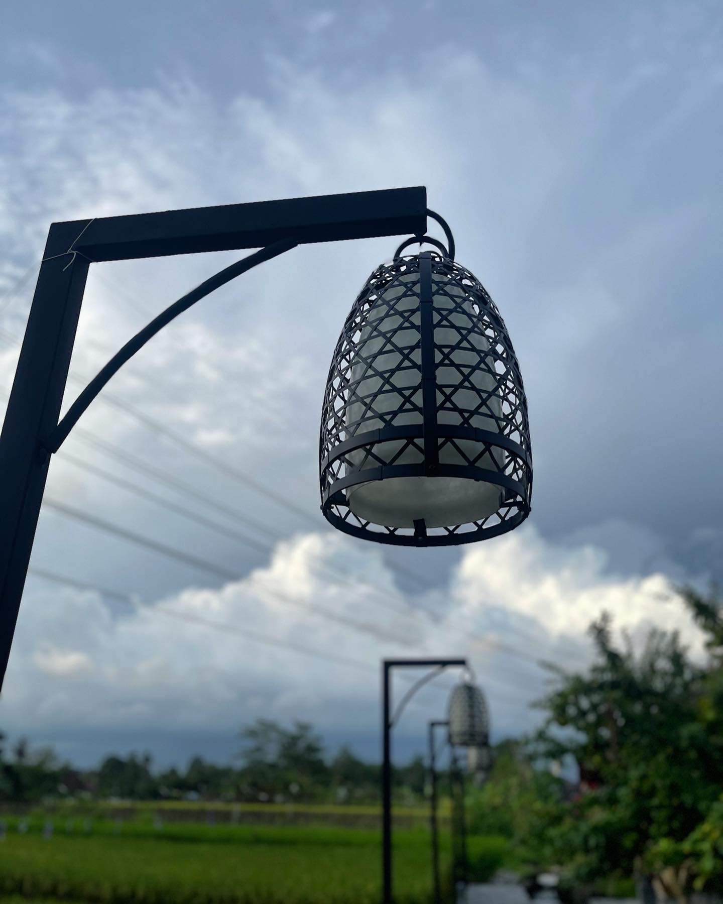 2. Desain Lampu Taman Anyam Kuningan