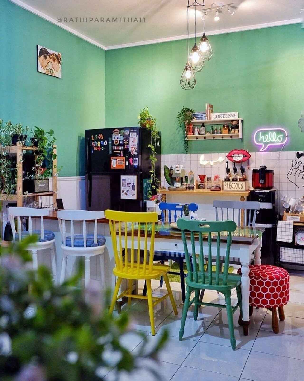 warna cat ruang makan yang sejuk hijau