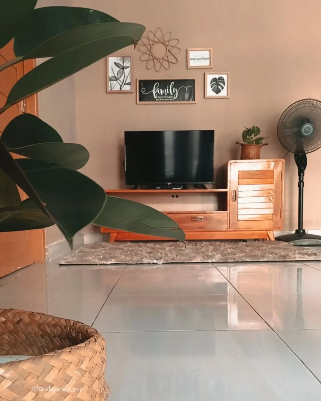 Desain Ruang Keluarga Sederhana Minimalis Hangat Desain Ruang Keluarga Sederhana Minimalis Hangat