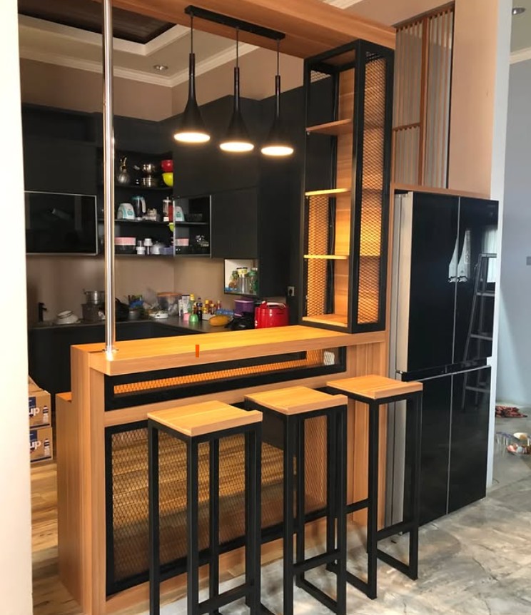 Desain Dapur Minimalis Mini Bar Nuansa Kayu dan Industrial
