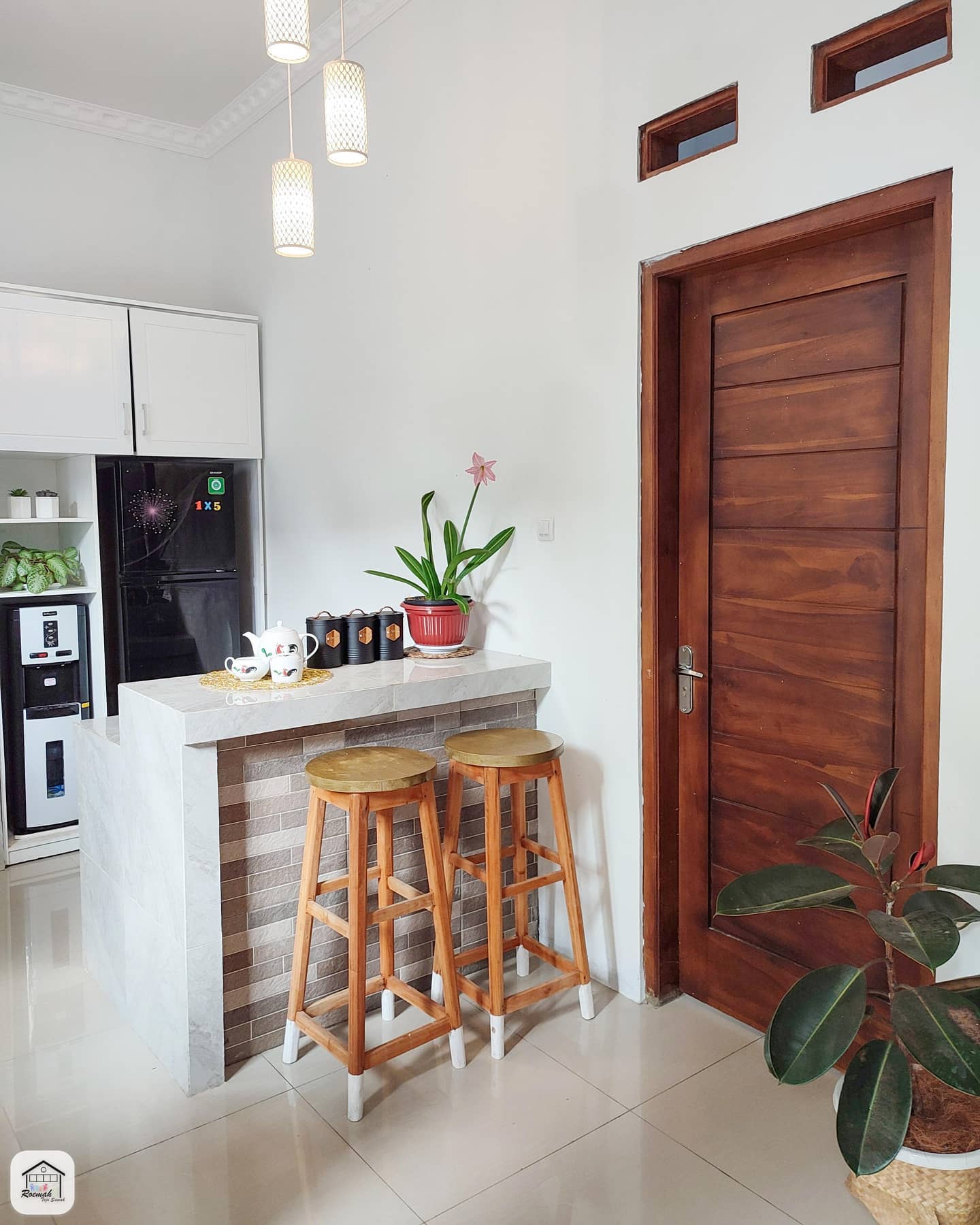 Desain Dapur Minimalis Mini Bar Sederhana Berukuran Mungil