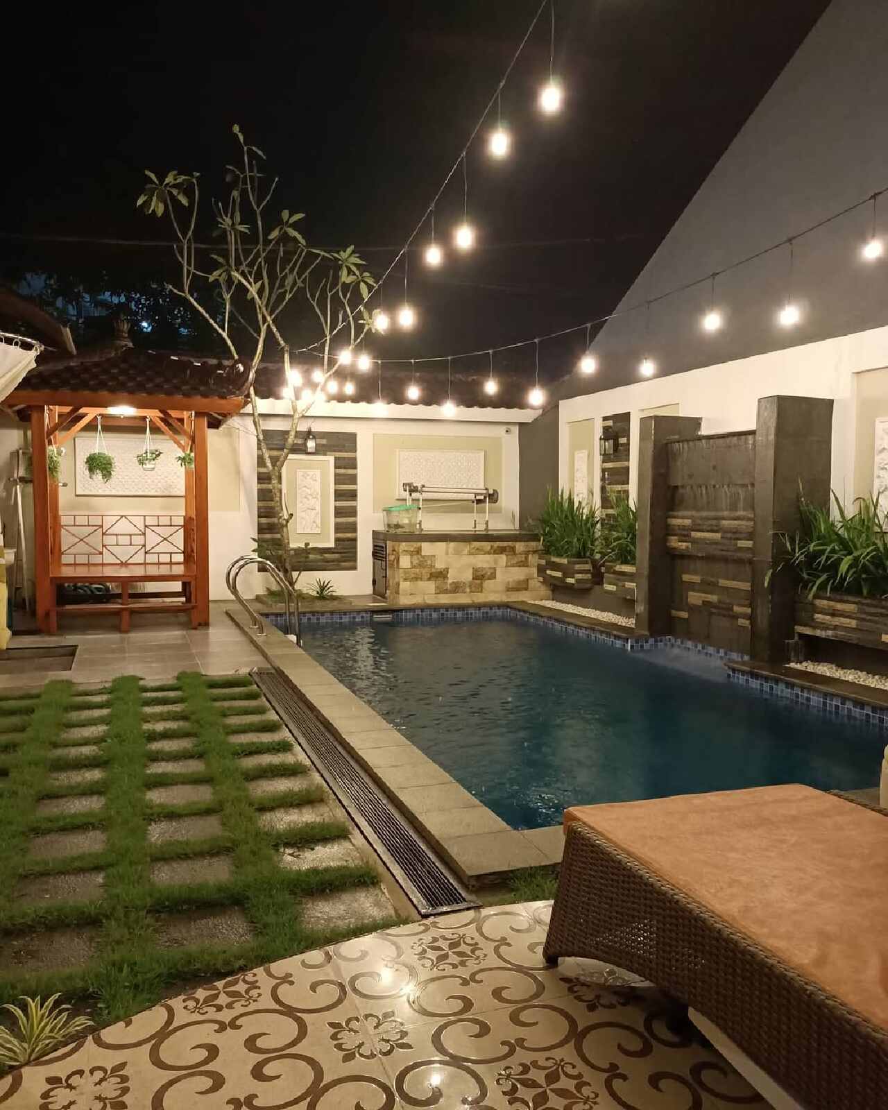 Desain Dinding Kolam Renang Batu Alam