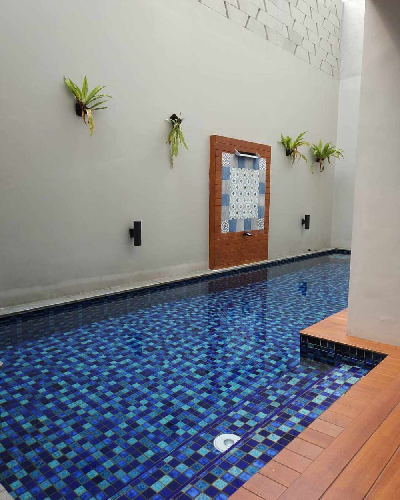 Model Dinding Kolam Renang Minimalis