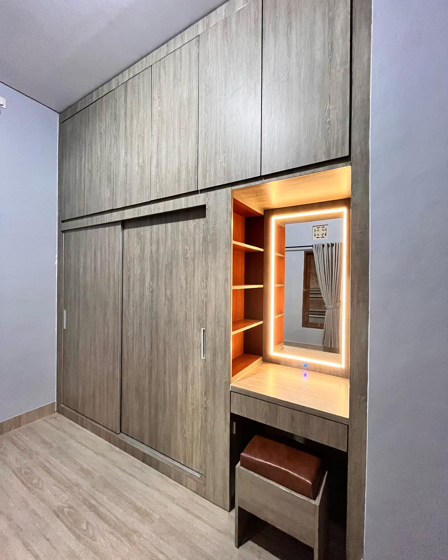 Model Lemari Dapur Minimalis Terbaru Full Plafon