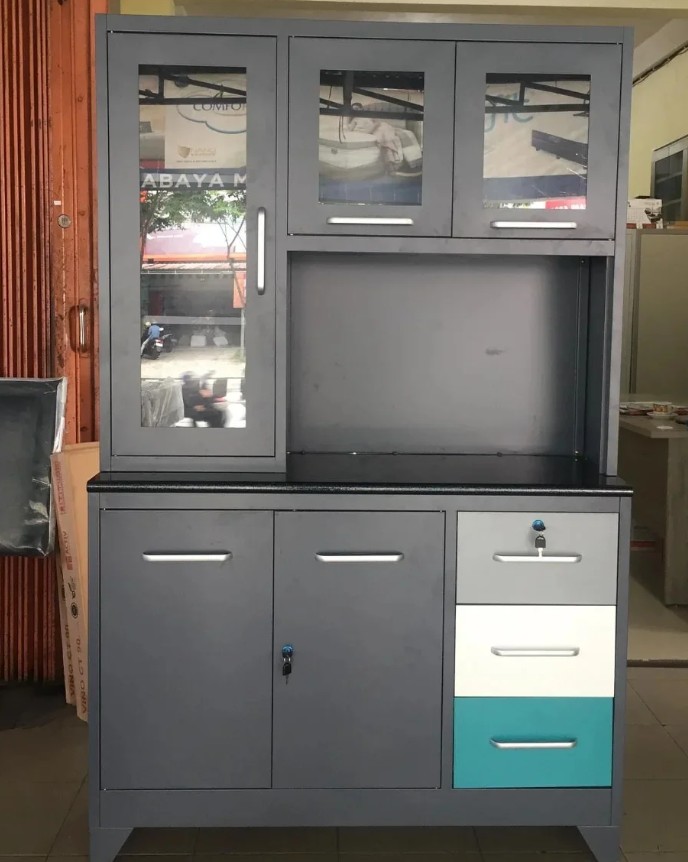 Model Lemari Dapur Minimalis dengan Material Besi