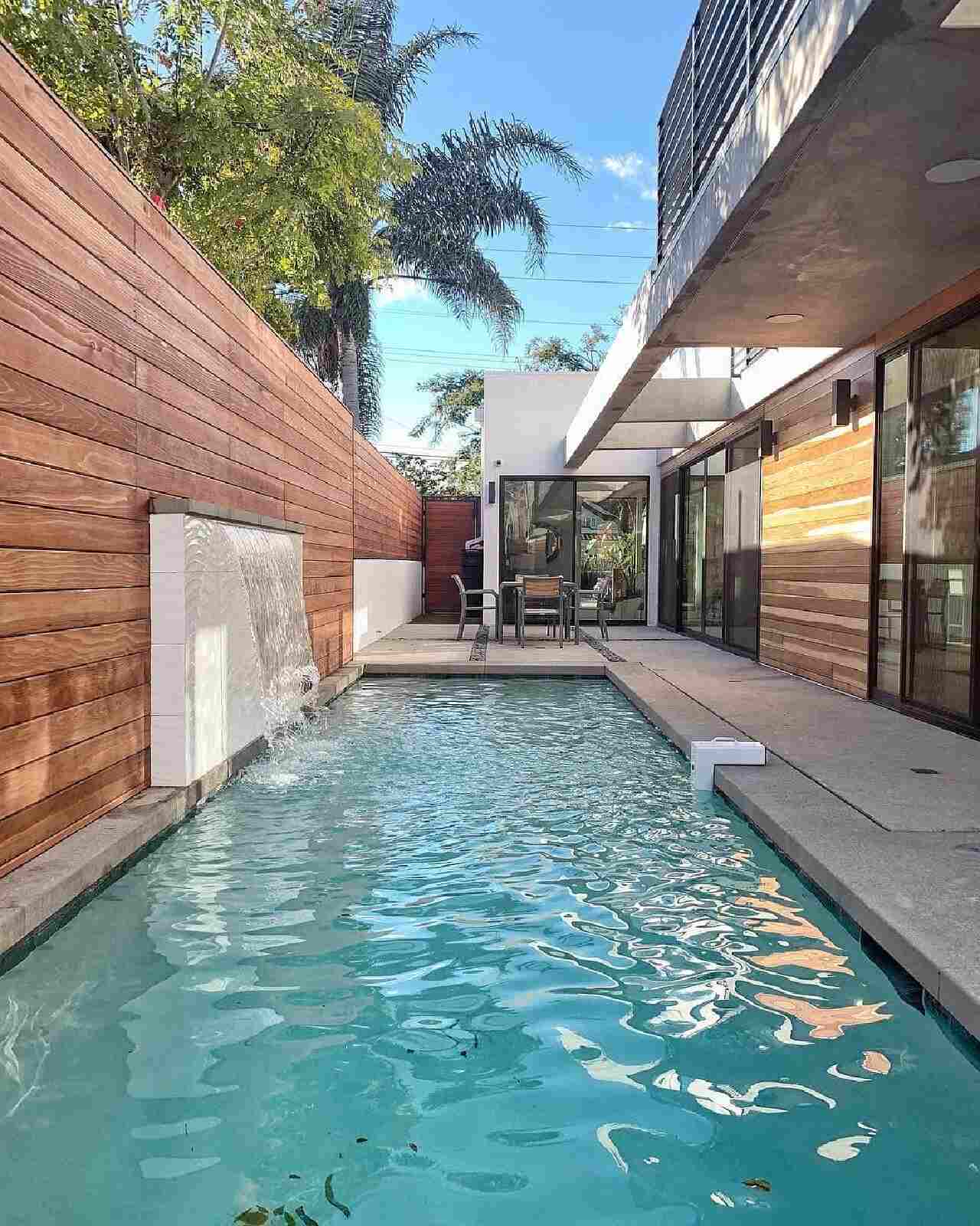 Model Tembok Kolam Renang Kayu