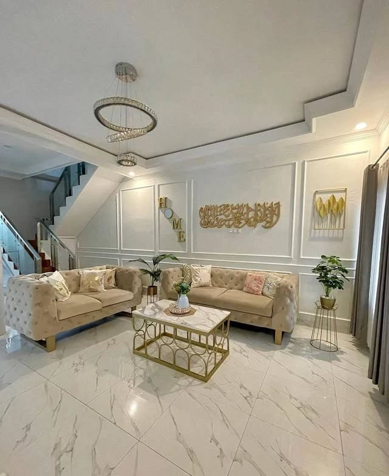 Motif Keramik Lantai Ruang Tamu Mewah